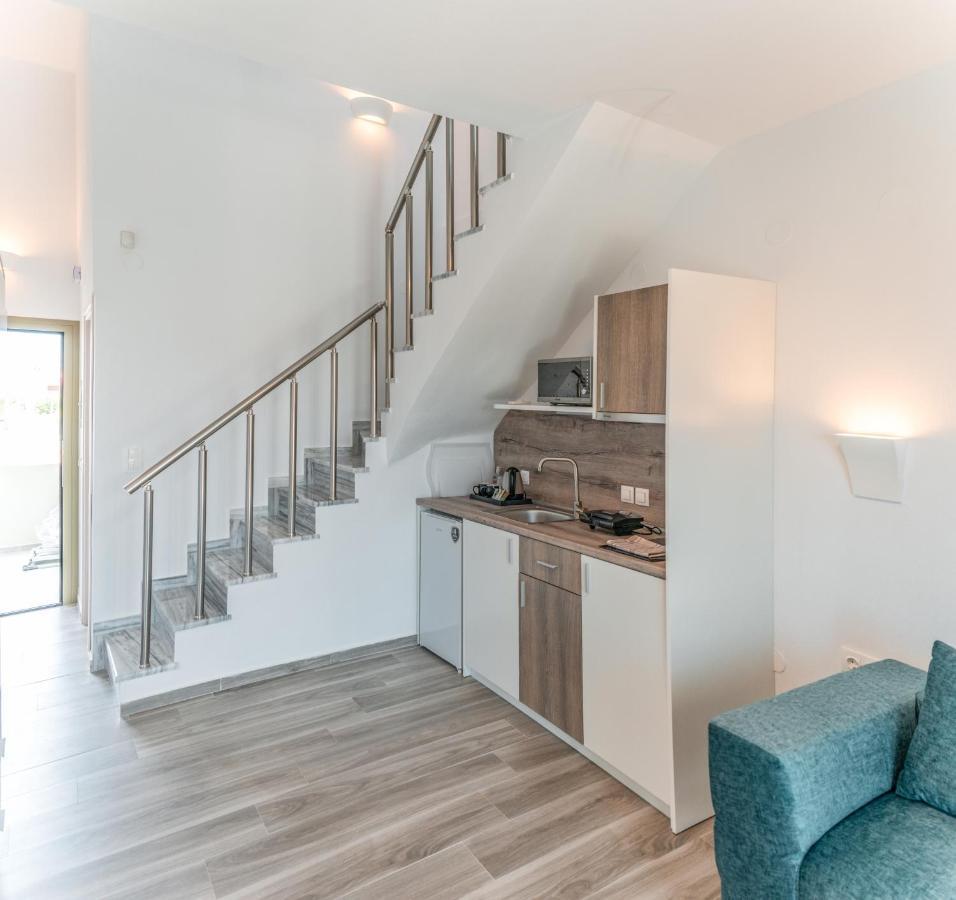 Oliva Suites Nikiti  Exteriör bild